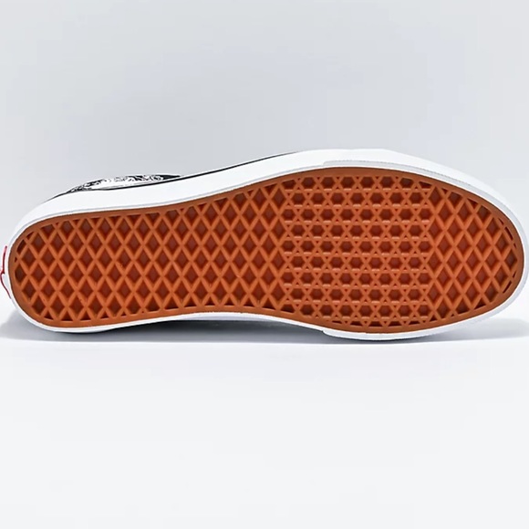 VANS | Old Skool Flash Skulls Black & Multi Skate Shoes - Picture 2 of 10